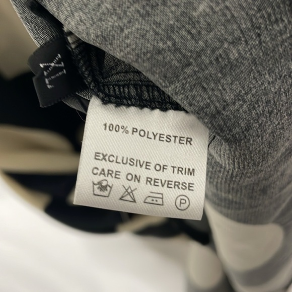 Oulie Long Sleeve Midi Dress | Black and White | Size XL - Picture 5 of 6